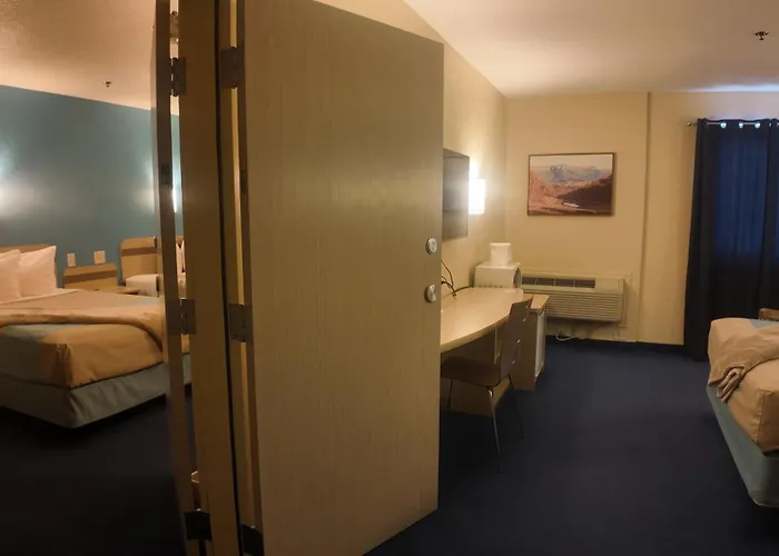 Claresholm Hotels