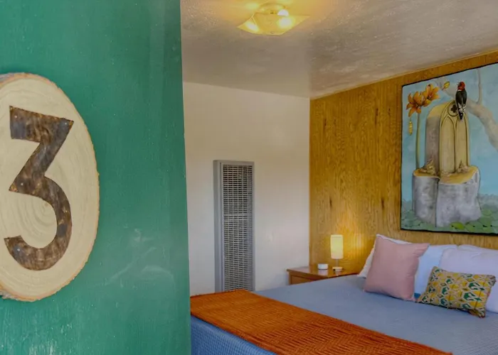 Bluff Hotels