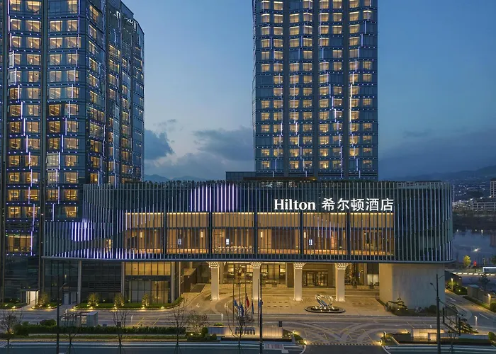 Quzhou (Zhejiang) Hotels With Pool