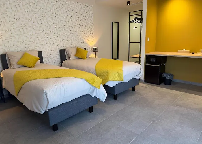 Hotels in Dour