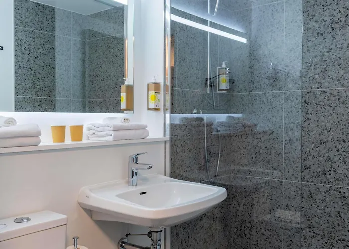 Chatellerault Hotels