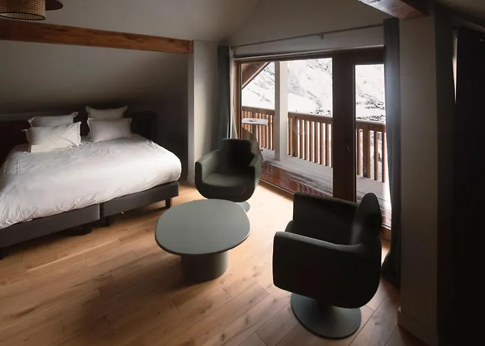 Saint-Sorlin-d'Arves Hotels