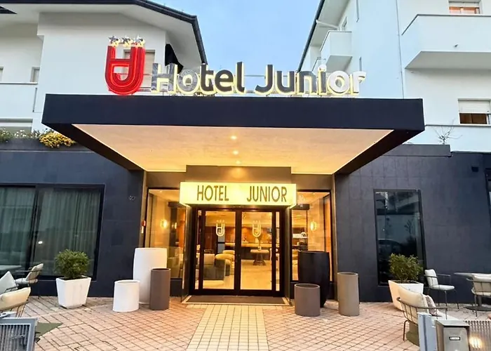Hotel Junior