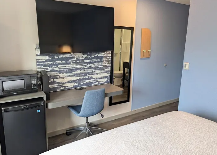 Greenville Pelham Inn By Ihg