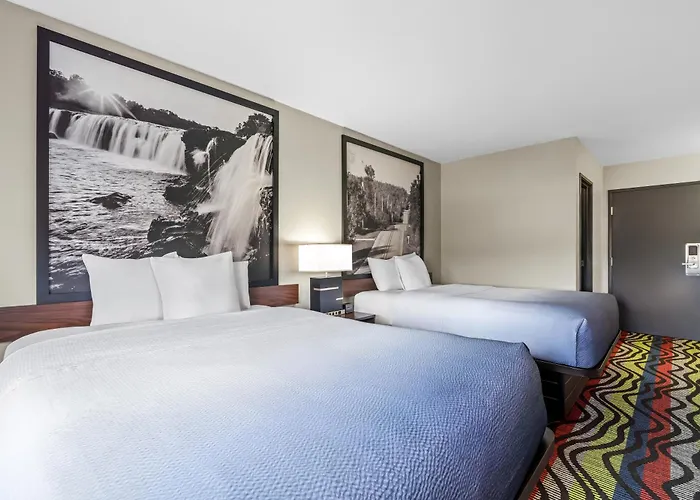Ironton Hotels