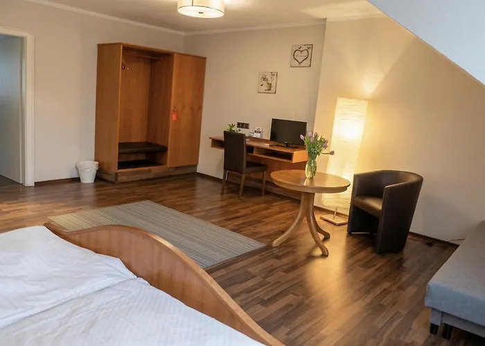 Sali - Hotel zum Dorfbrunnen - Bornheim bei Köln Bonn