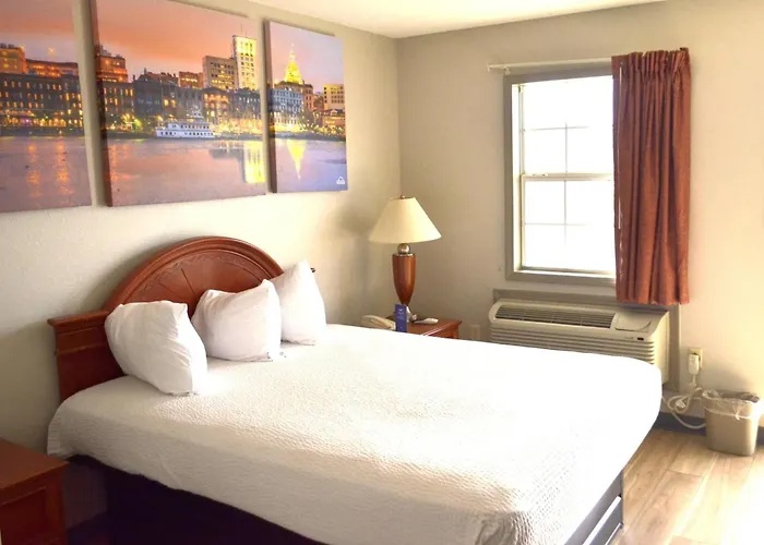 Trumann Hotels