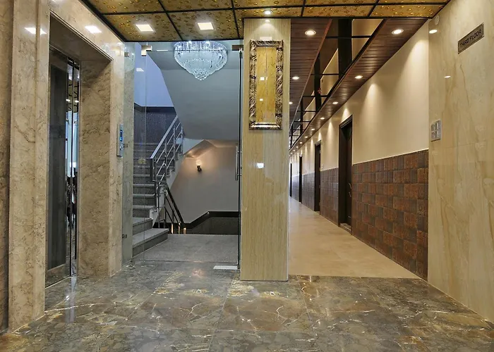 Hotel O Flyover Inn