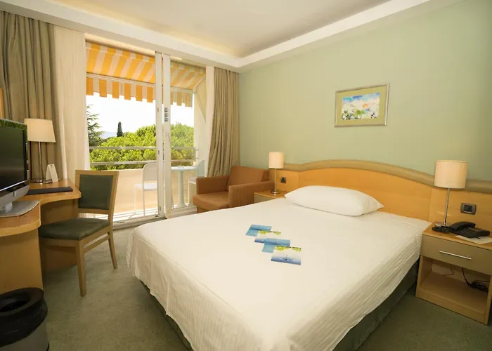Cres Hotels