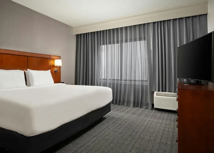 Courtyard By Marriott Albuquerque Airport Hotel