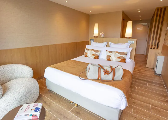 Duingt Hotels