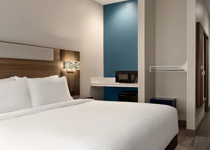 Holiday Inn Express Hotel & Suites Edmond By Ihg
