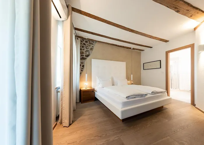 Hotels in Nals