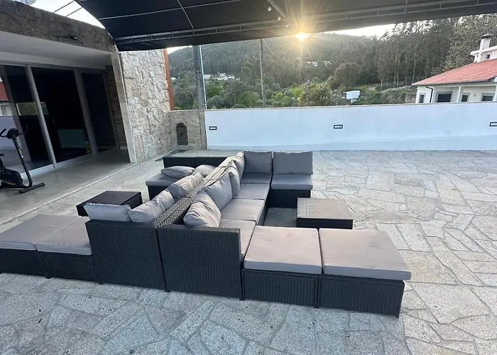 Leonchic - Guest House com Piscina de Água Salgada