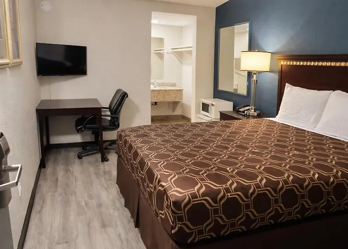 Eloy Hotels