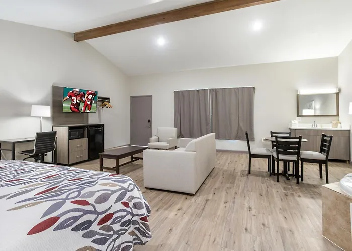 Baymont By Wyndham Socorro Motel