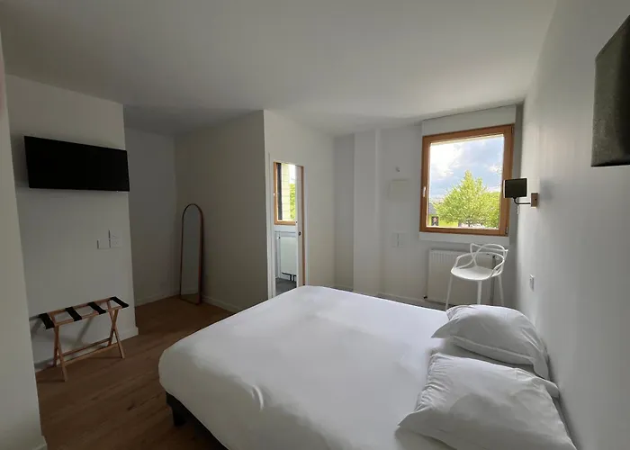 Guingamp Hotels