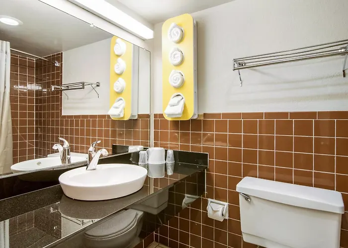 Motel 6-New Stanton, Pa