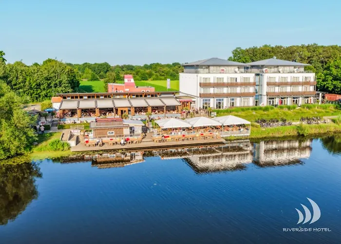 Riverside Hotel