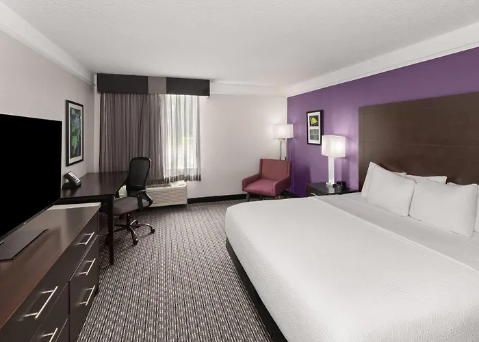 La Quinta By Wyndham Austin Round Rock Hotel