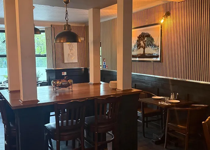 Rowton Poplars Hotel Chester