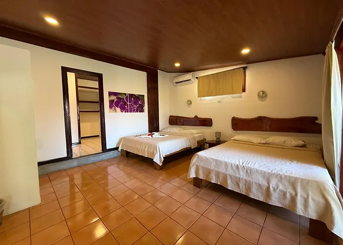 Hotels in Montezuma