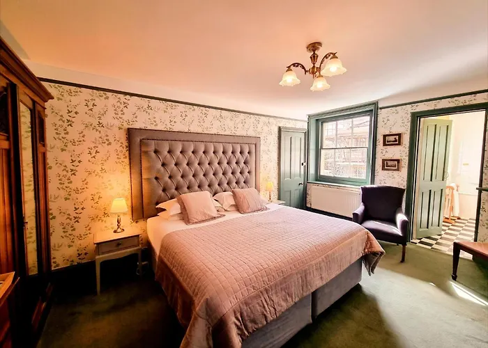 Cowes (Isle of Wight) Hotels