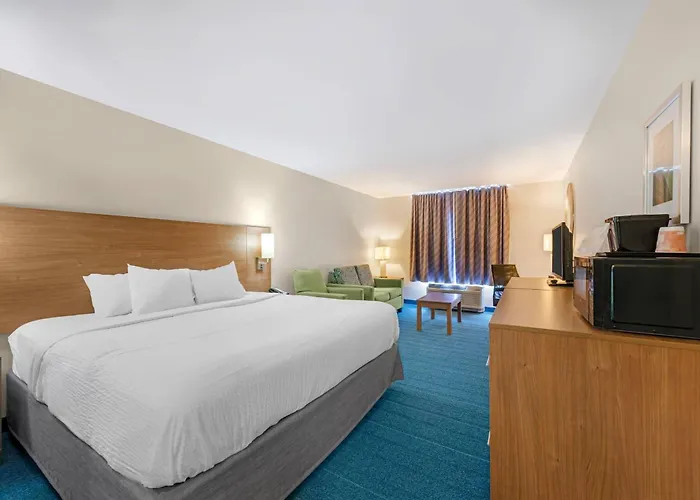 Sleep Inn & Suites Altoona North