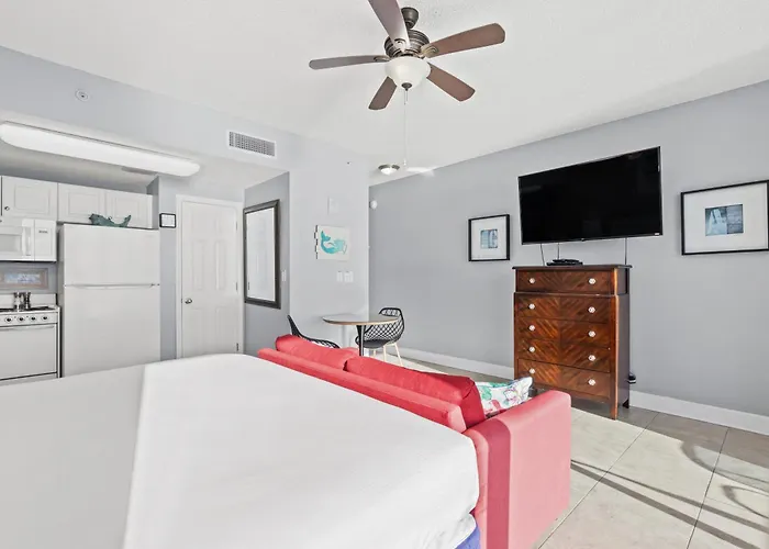 Official Majestic Beach Resort - Over 60 Units - All Ocean Front, Panama City Beach, Fl