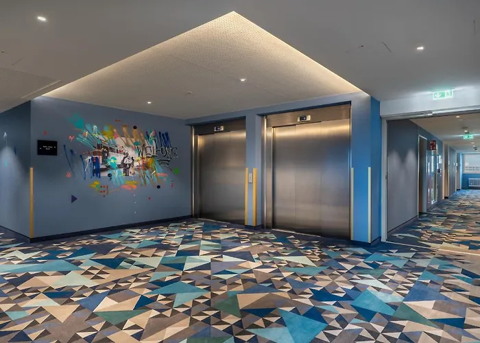Holiday Inn - The Niu, Ridge Halle Central Station By Ihg