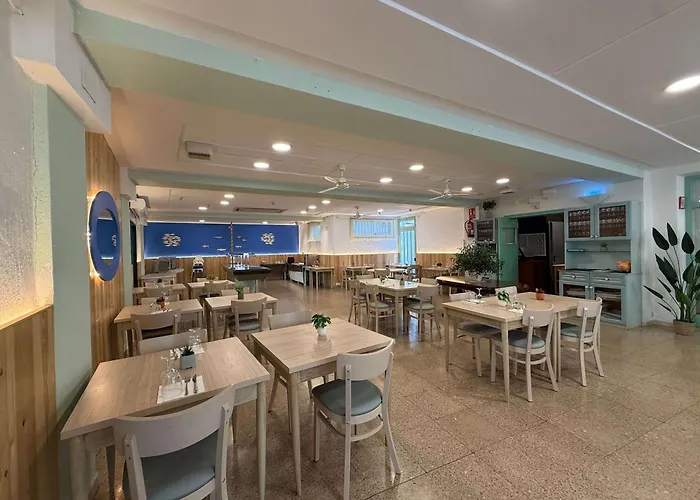 Hostal ROM Familiar Rosas