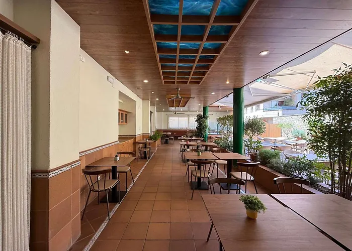 Hostal ROM Familiar Rosas