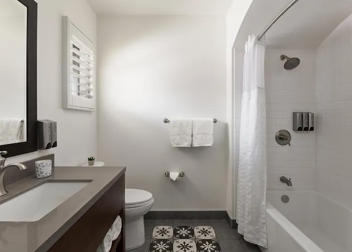 Hotels in Isla Vista