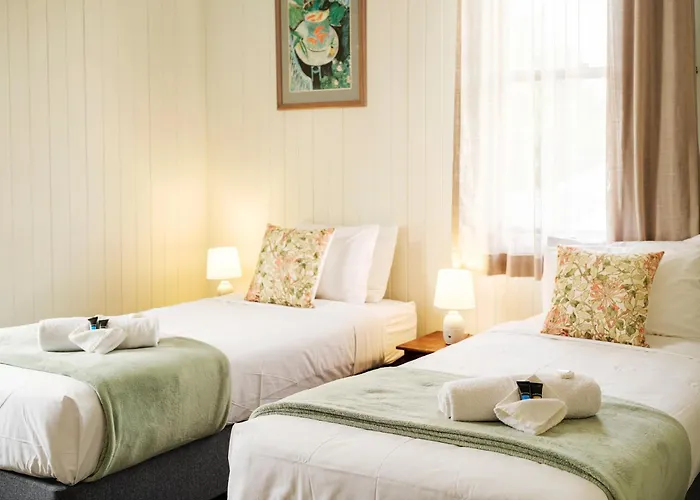 Maleny Hotels