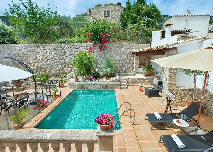 Hotels in Caimari