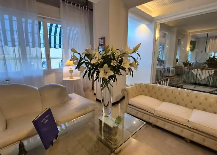 Hotel Eveline 2 - Piscina Privata O Jacuzzi à San Remo