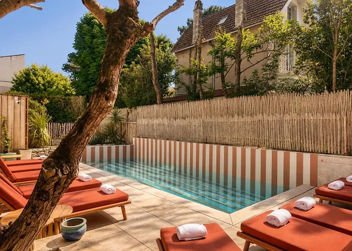 15 meilleurs Hôtels Spa à Hourtin pour une Escapade Relaxante