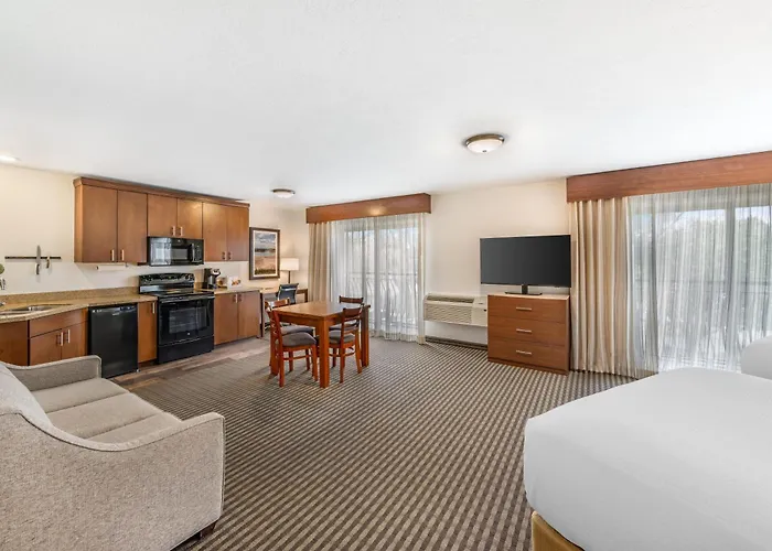 Idaho Falls Hotels With Pool