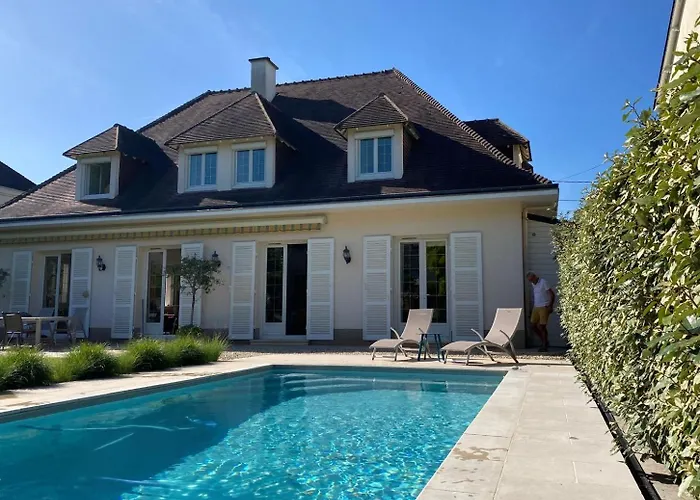 Chambre d'hôtes de Verdigné Piscine chauffée Parking Wifi Le Mans