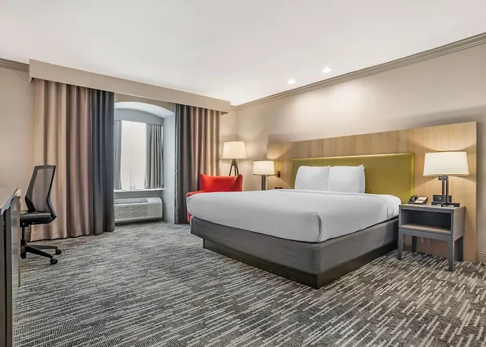 Metairie Hotels