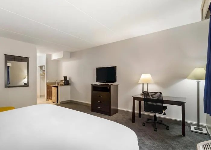 Comfort Inn & Suites Mundelein-Vernon Hills