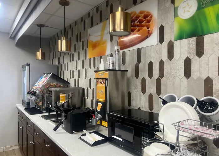 Quality Inn Richmond North Yellow Tavern
