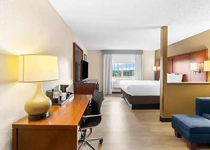Grayslake Hotels