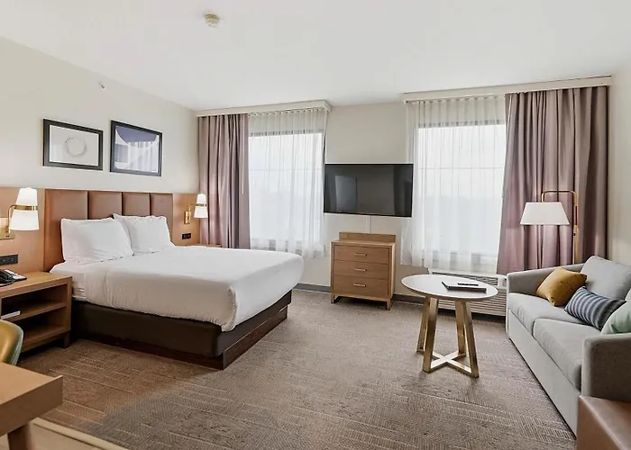 Best Western Plus Hannaford Inn & Suites Kenwood
