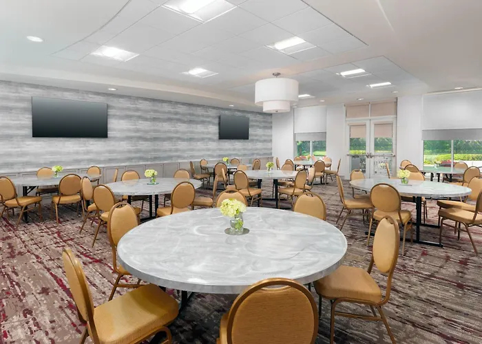 Wayne Hotels
