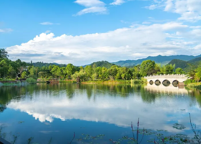 Wuyishan (Fujian) Hotels