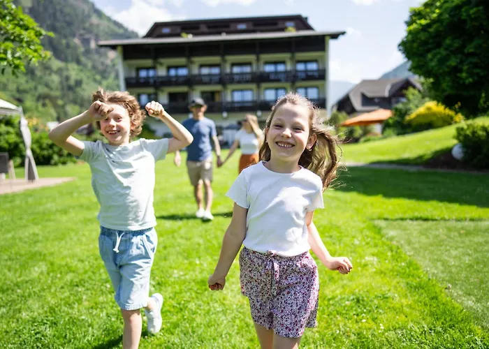 Hotels in Döbriach