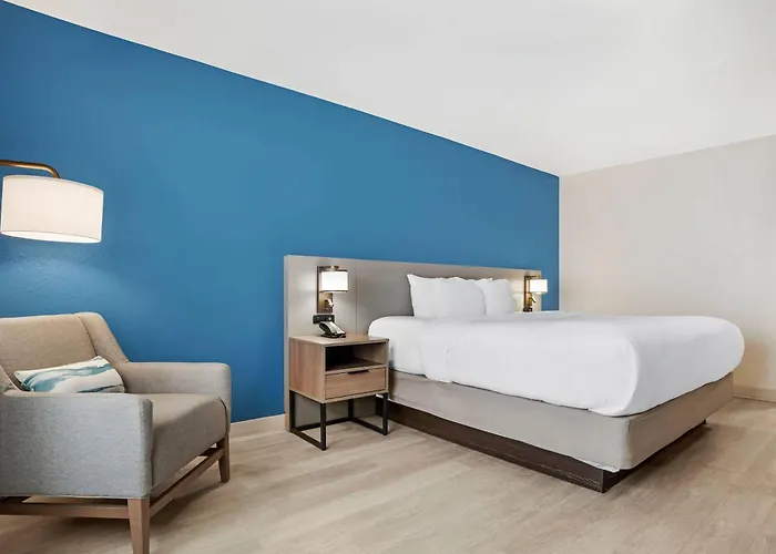 Comfort Inn & Suites Dothan Northside Plaza