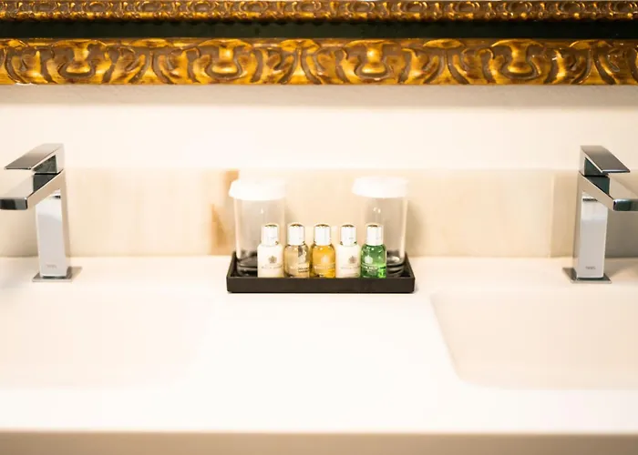 Legado Alcazar Hotel (Adults Only)