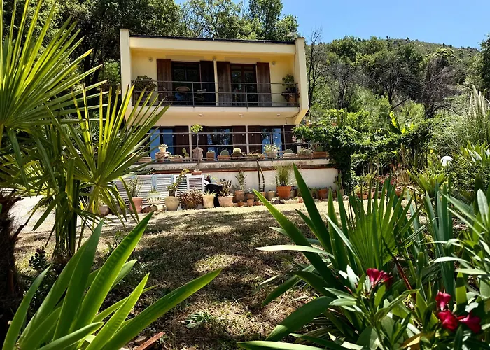 Cefalù Forest Hideout